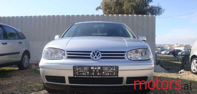 2002' Volkswagen Golf photo #3