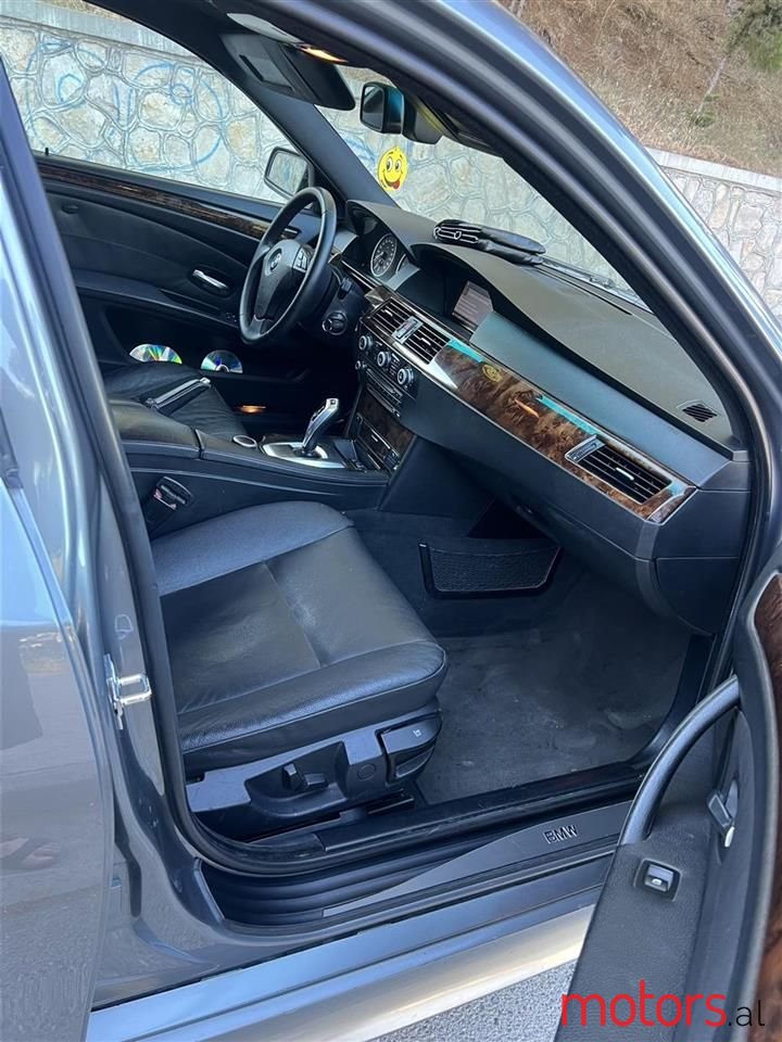 2007' BMW 530 photo #3