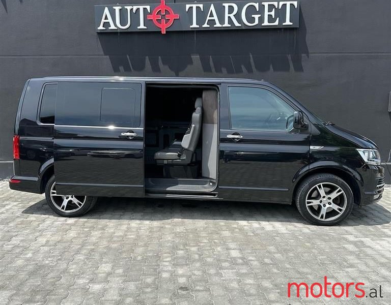2009' Volkswagen T5 Caravelle photo #3