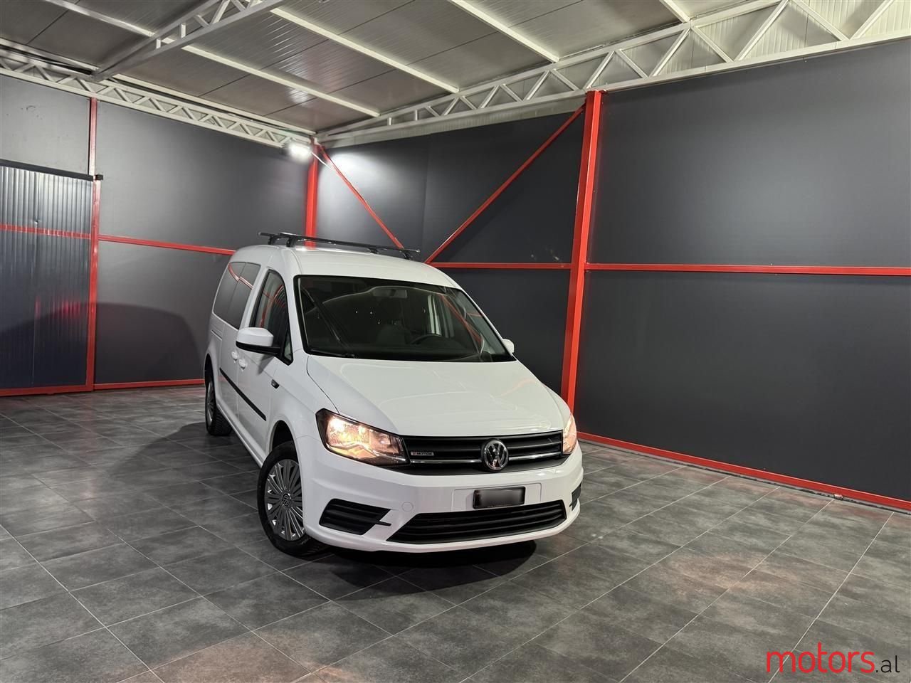 2017' Volkswagen Caddy photo #1