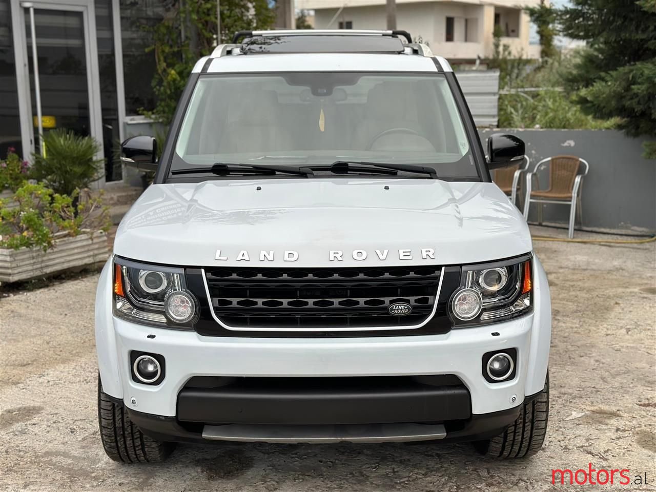 2016' Land Rover Discovery photo #2