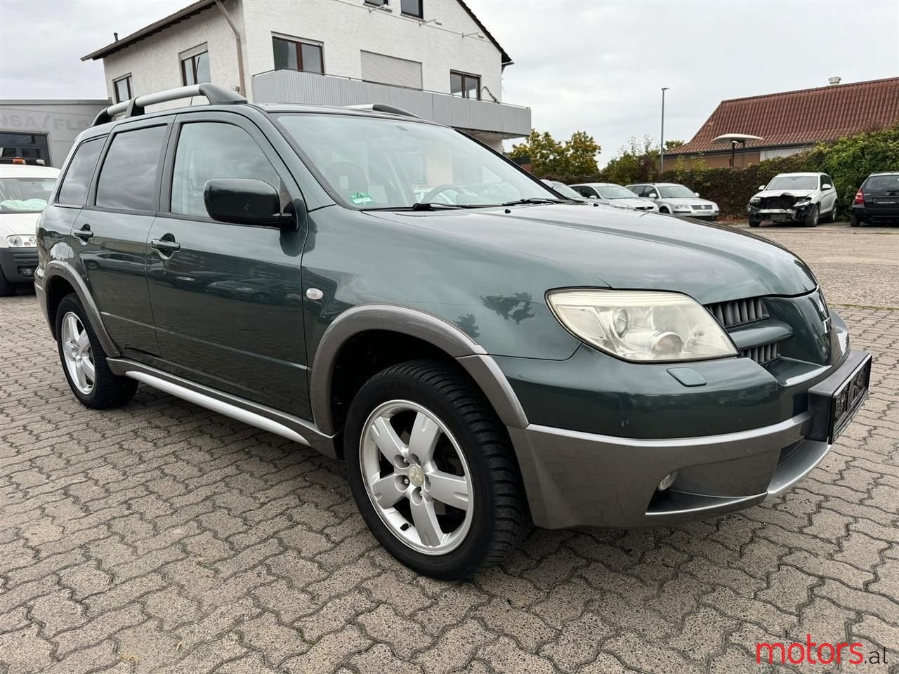 2005' Mitsubishi Outlander photo #1