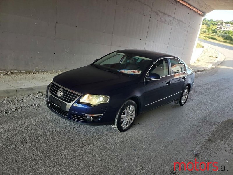 2010' Volkswagen Passat photo #1