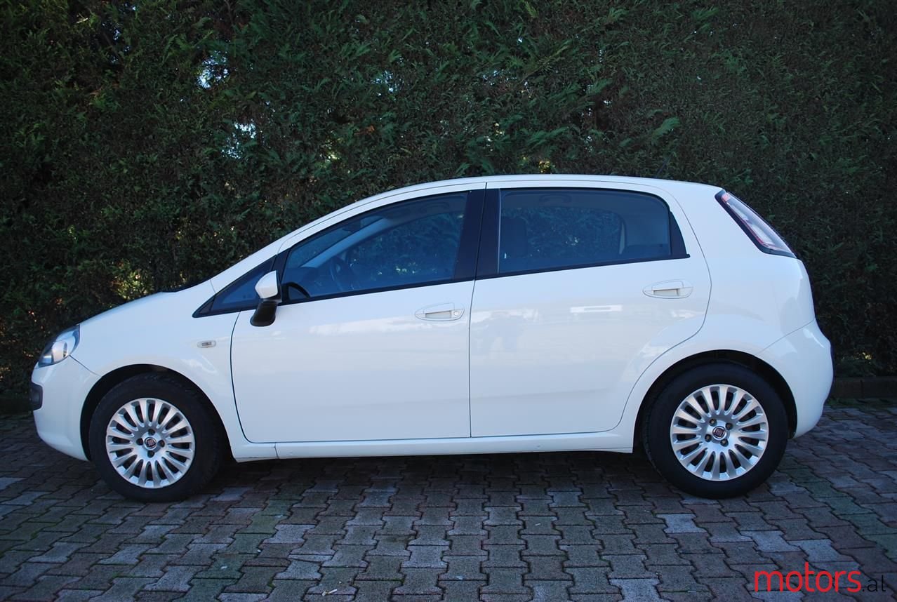 2010' Fiat Punto Evo photo #2