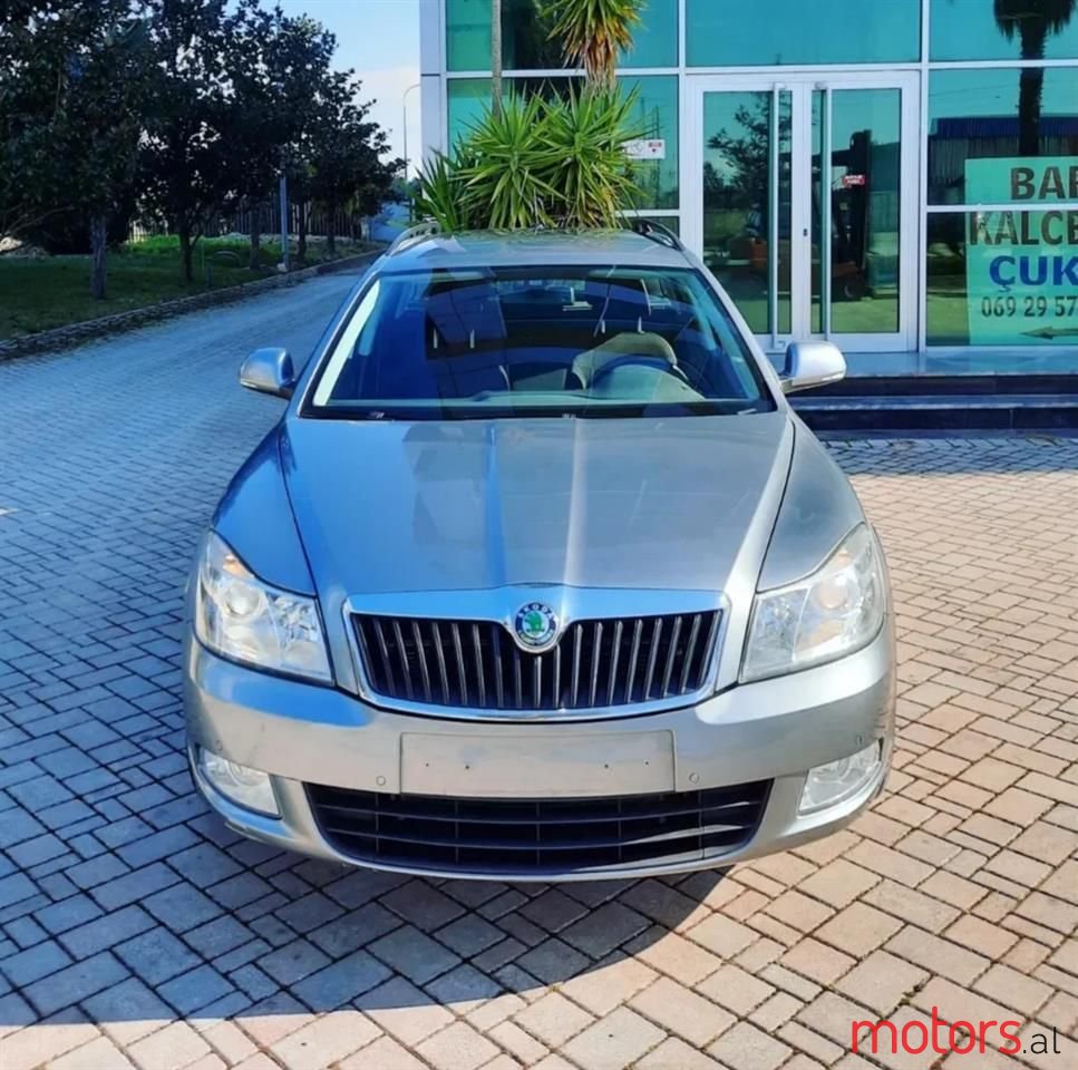 2013' Skoda Octavia photo #3