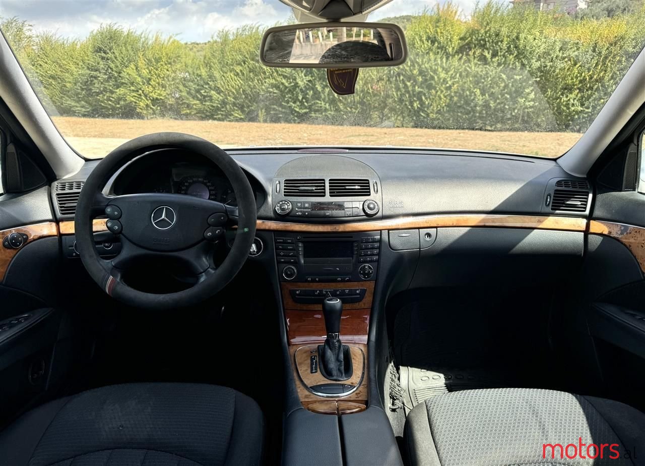 2007' Mercedes-Benz E 220 photo #3