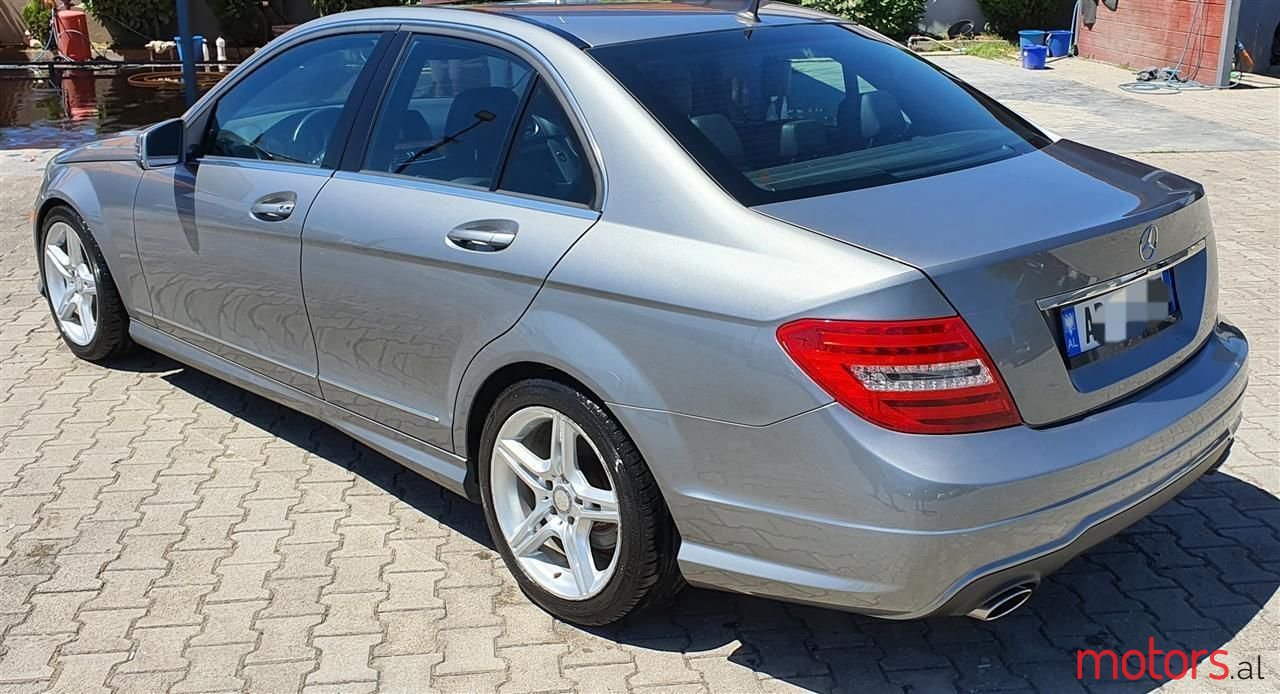 2012' Mercedes-Benz C 250 photo #4
