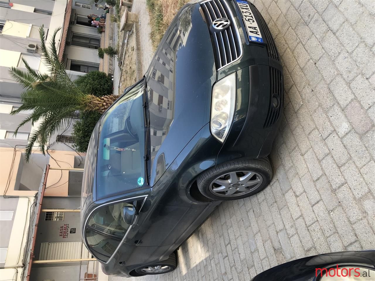 2004' Volkswagen Passat photo #2