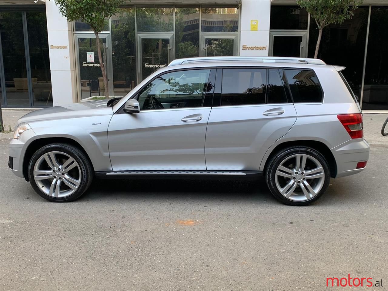 2010' Mercedes-Benz GLK 220 photo #1