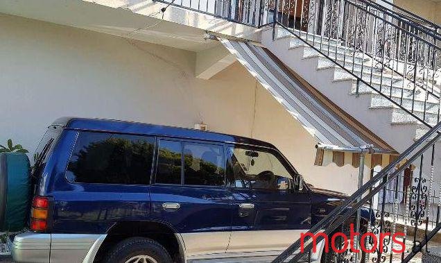 1997' Mitsubishi Pajero photo #1