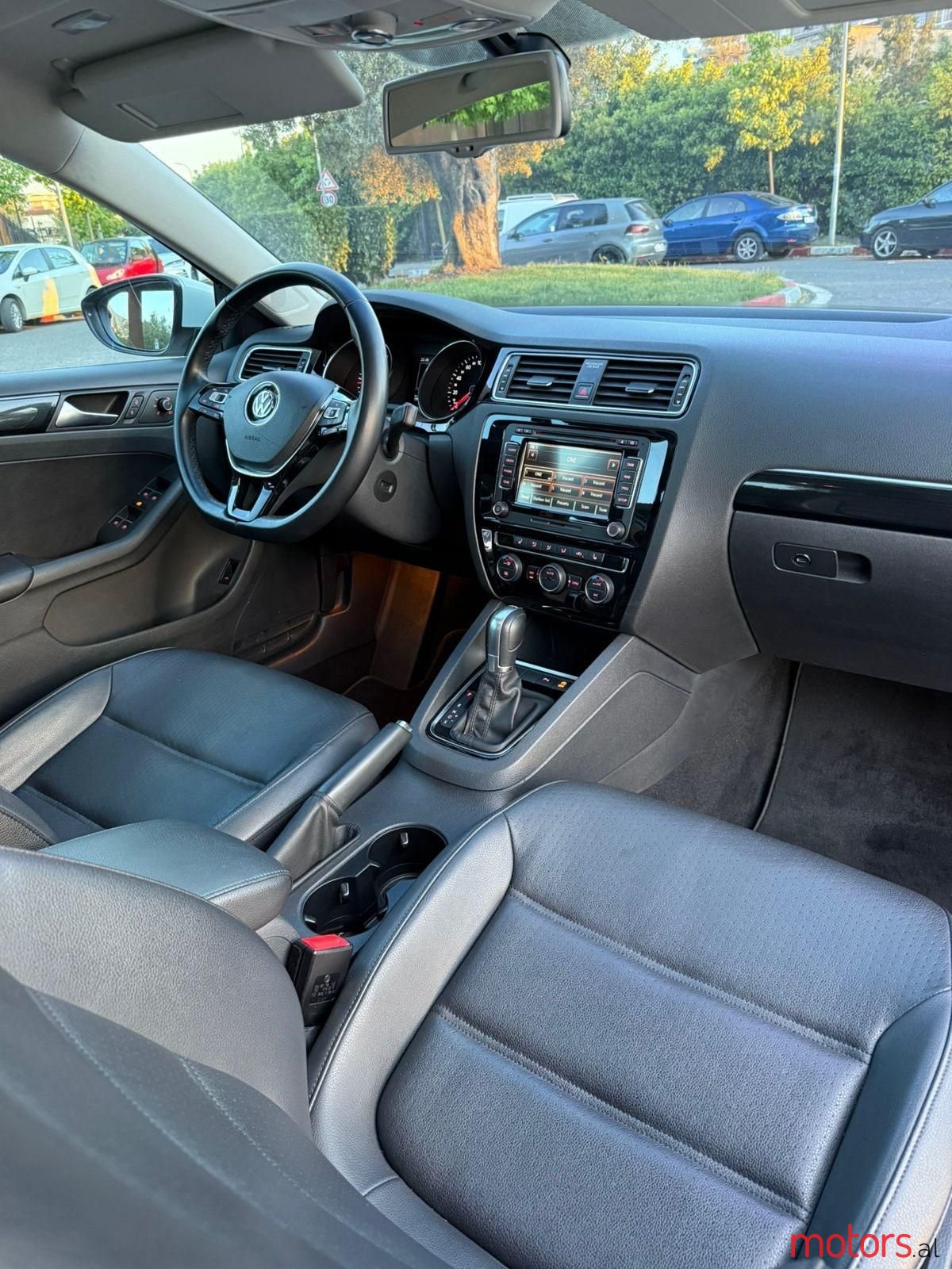 2016' Volkswagen Jetta photo #6