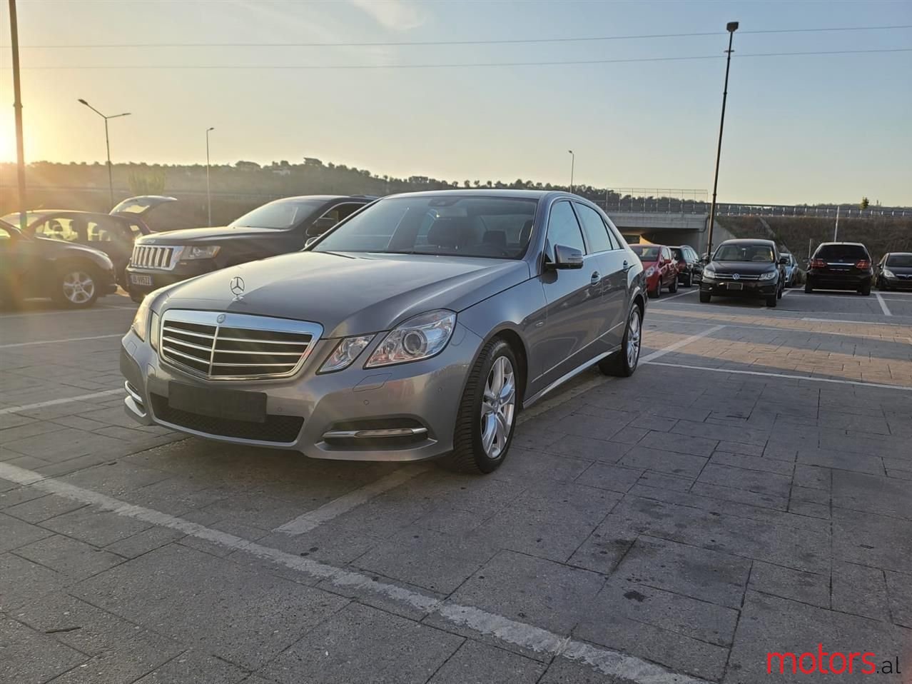 2011' Mercedes-Benz E 220 photo #6