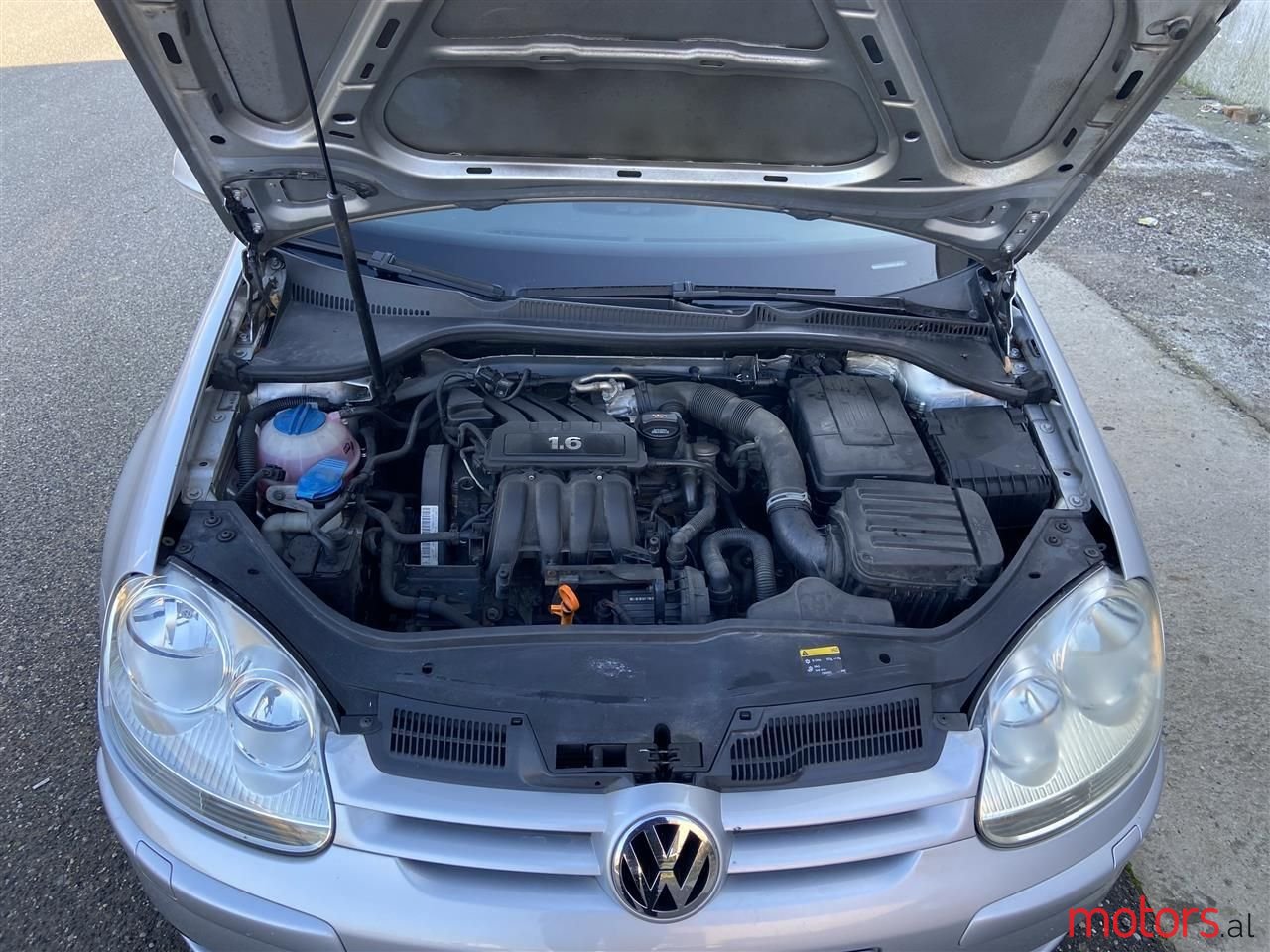 2005' Volkswagen Golf photo #5