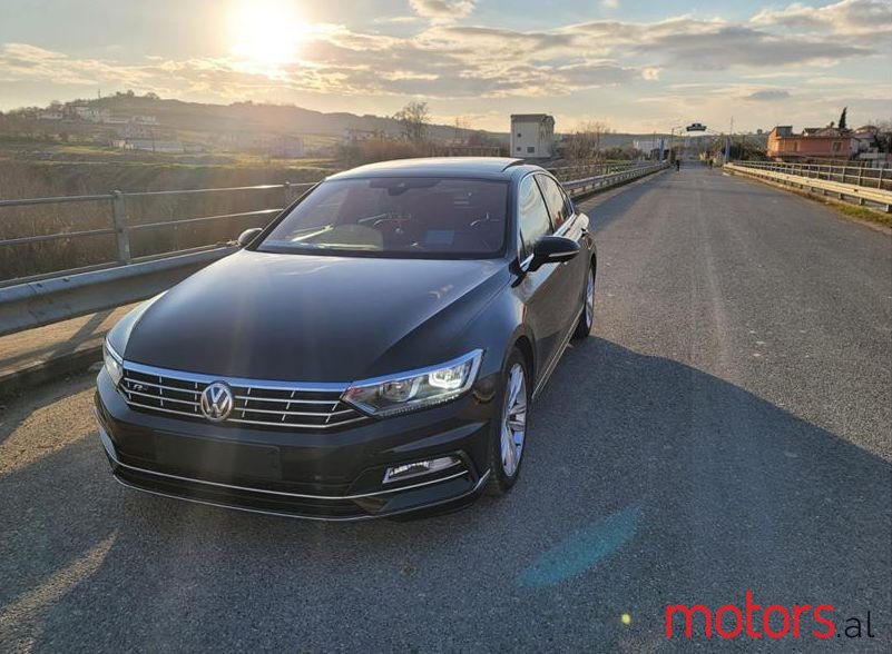 2016' Volkswagen Passat photo #1