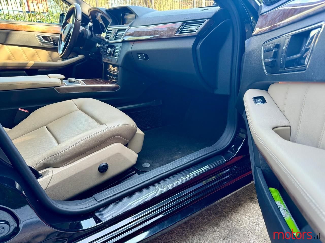 2010' Mercedes-Benz E 350 photo #4