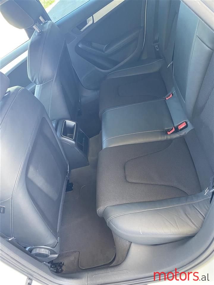 2010' Audi A4 photo #2