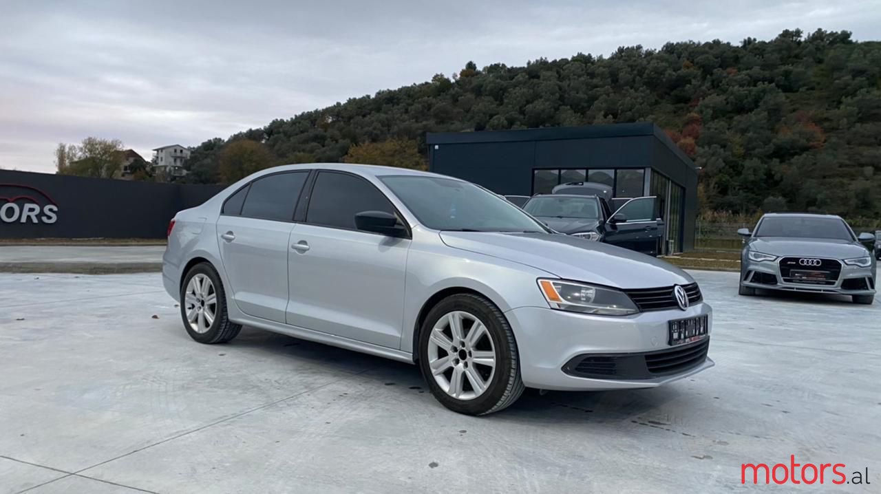 2012' Volkswagen Jetta photo #1